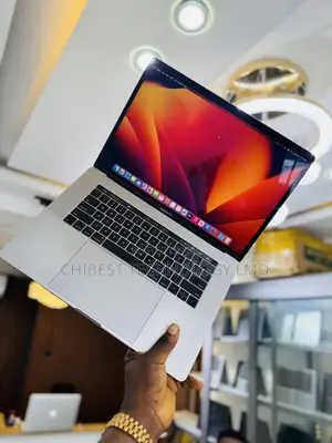 Laptop Apple MacBook Pro 2017 16GB Intel Core i7 SSD 256GB