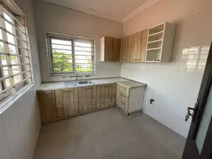 3bdrm Apartment in Unique Key Agency, Dzorwulu for rent