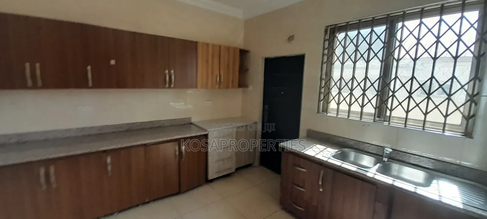 4bdrm House in Adjiringanor, Adjiriganor for sale