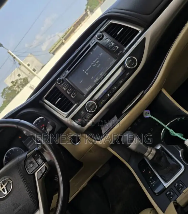 Toyota Highlander 2019 Brown
