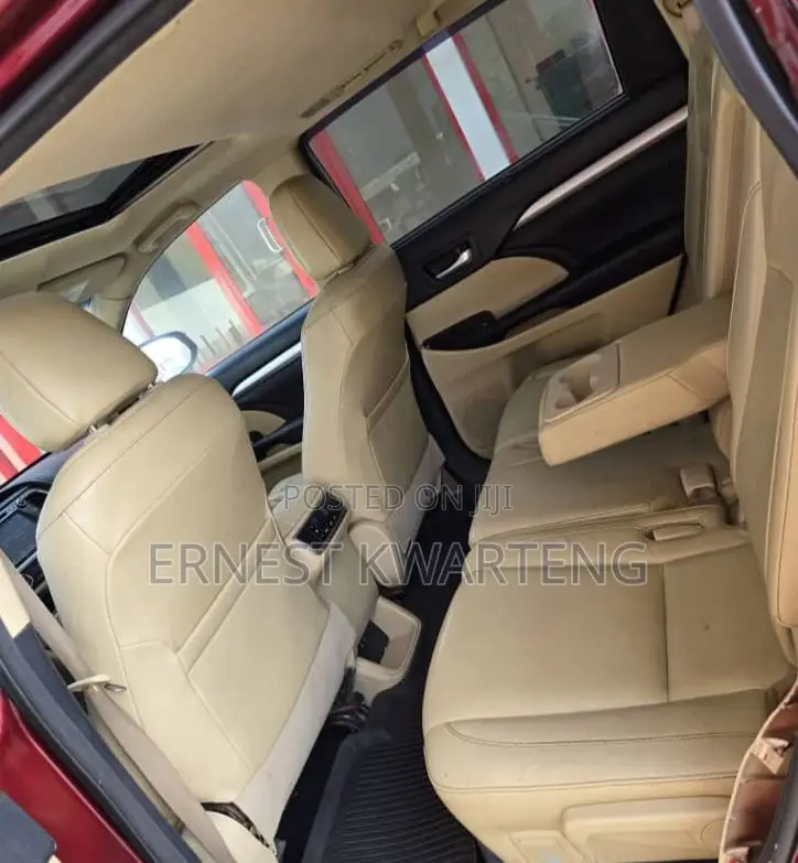 Toyota Highlander 2019 Brown