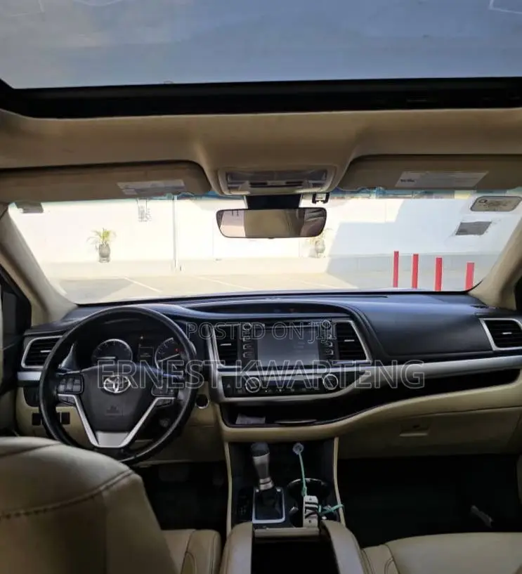 Toyota Highlander 2019 Brown