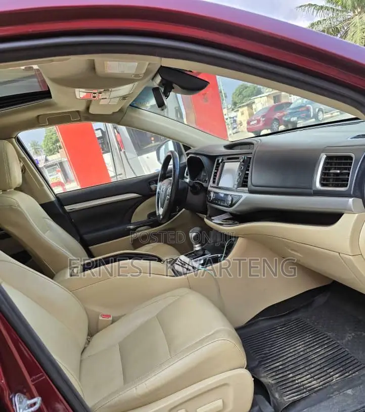 Toyota Highlander 2019 Brown