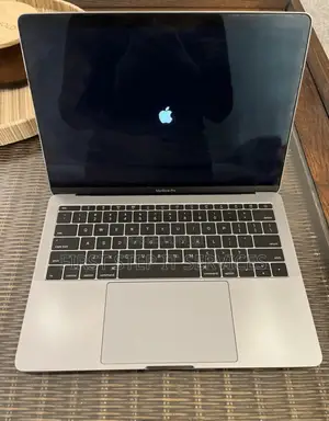Laptop Apple MacBook Pro 8GB Intel Core i5 SSD 256GB