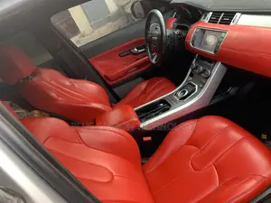 Land Rover Range Rover Evoque Prestige 4dr SUV AWD (2.0L 4cyl Turbo 9A)