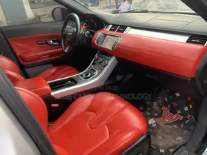 Land Rover Range Rover Evoque Prestige 4dr SUV AWD (2.0L 4cyl Turbo 9A)