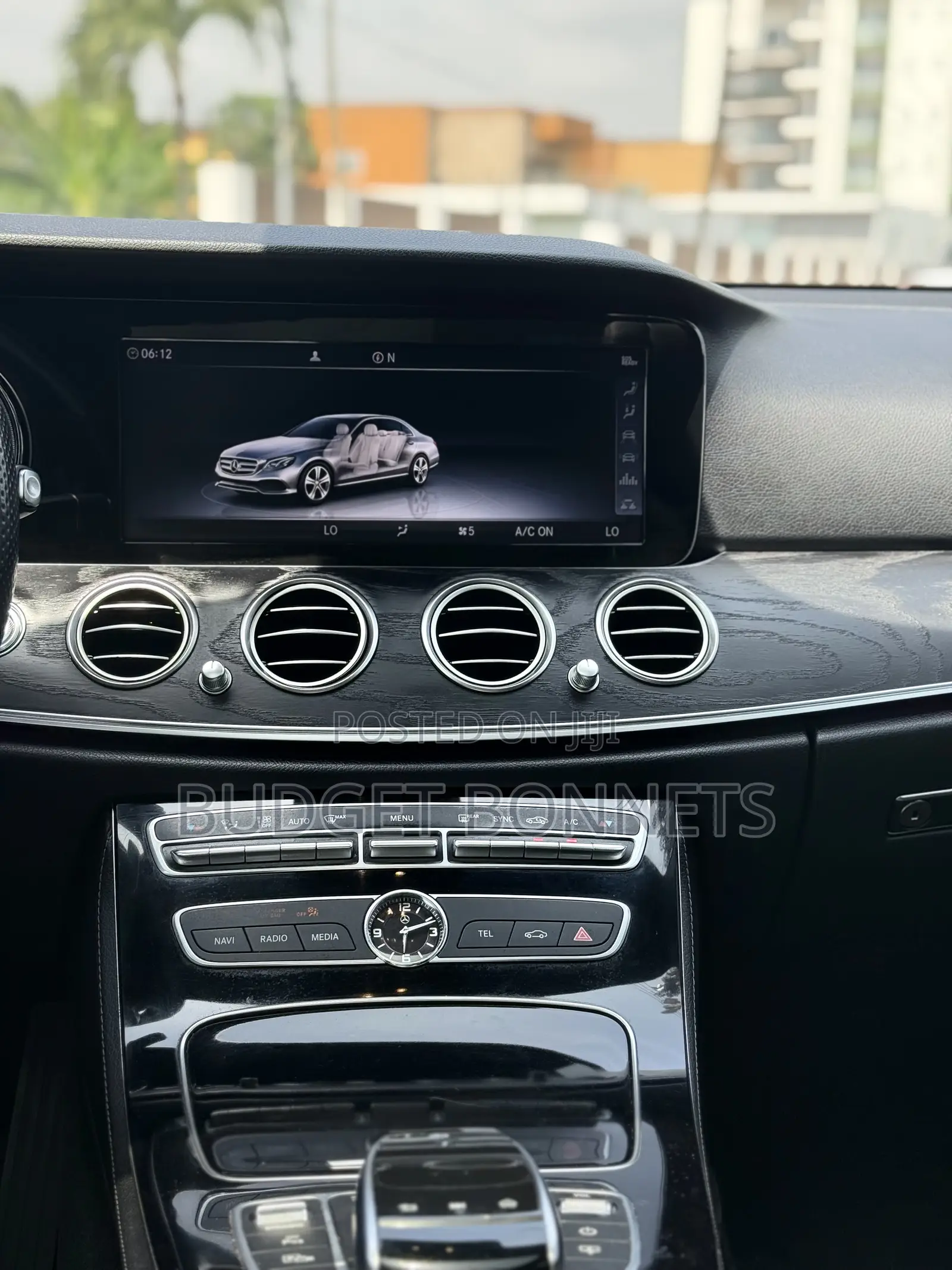 Mercedes-Benz E300 4Matic AWD Sedan (2.0L 4cyl 9A) 2017 Red