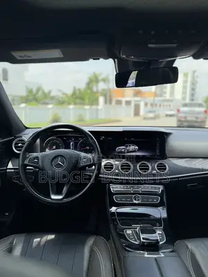 Mercedes-Benz E300 4Matic AWD Sedan (2.0L 4cyl 9A) 2017 Red