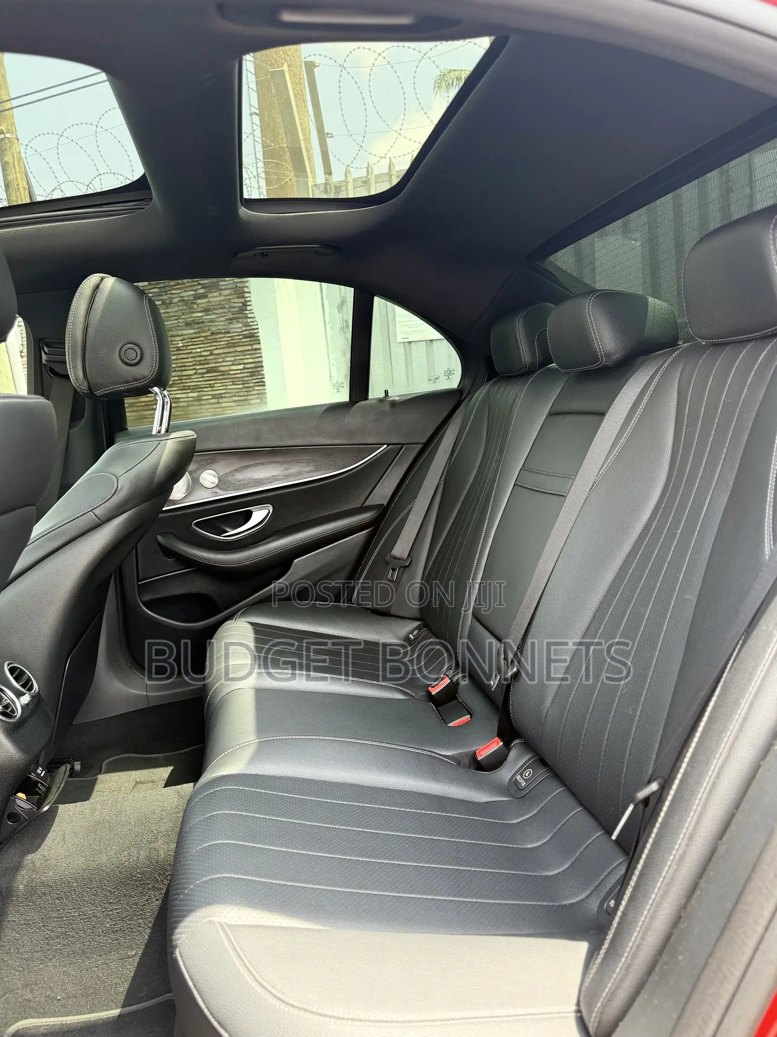 Mercedes-Benz E300 4Matic AWD Sedan (2.0L 4cyl 9A) 2017 Red