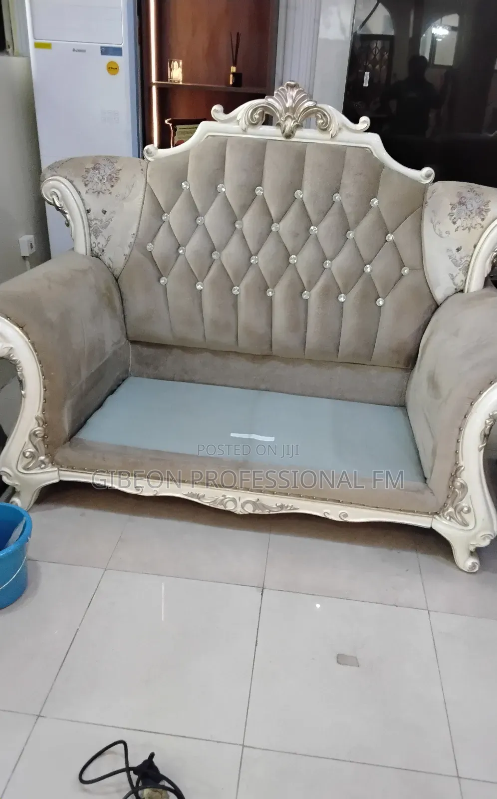Professional Sofa Cleaning Services. Get Your Sofa Bright With Gibeon