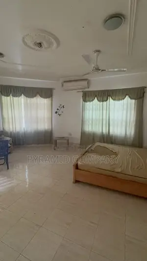 6bdrm House in Pyramid Estate, Kasoa for sale