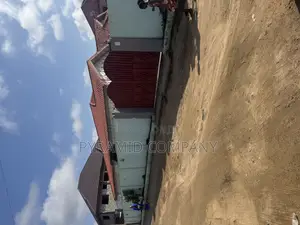 6bdrm House in Pyramid Estate, Kasoa for sale