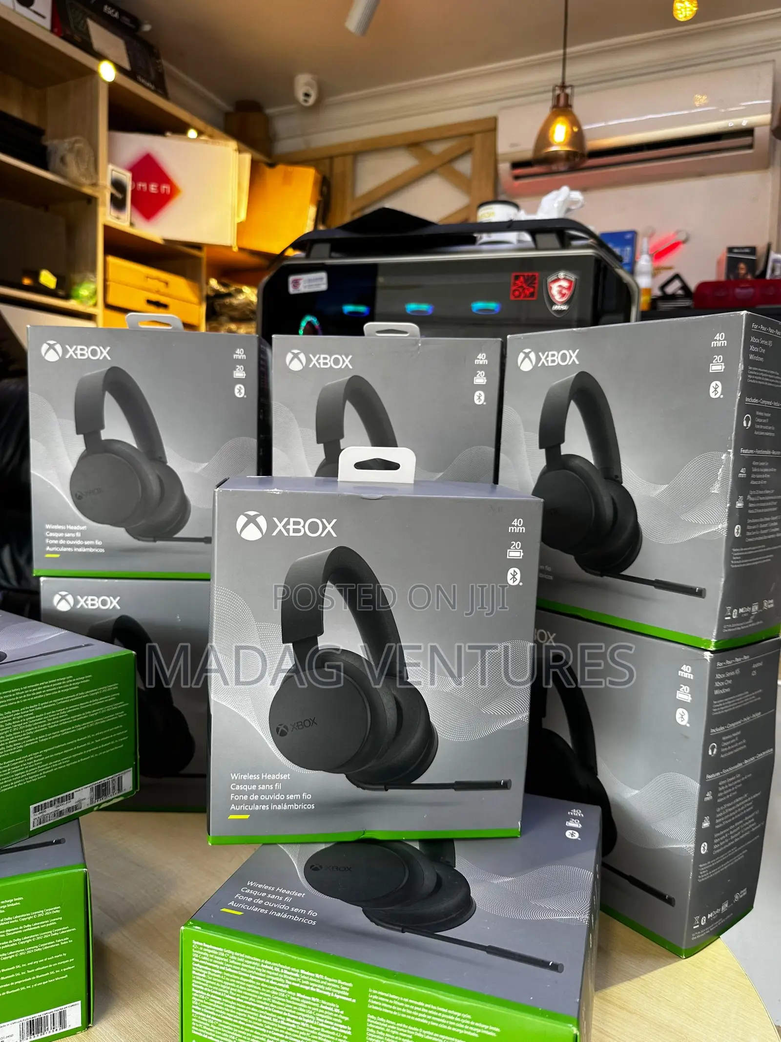 Xbox Wireless Gaming Headset – Over Ear Headphones – Spatial