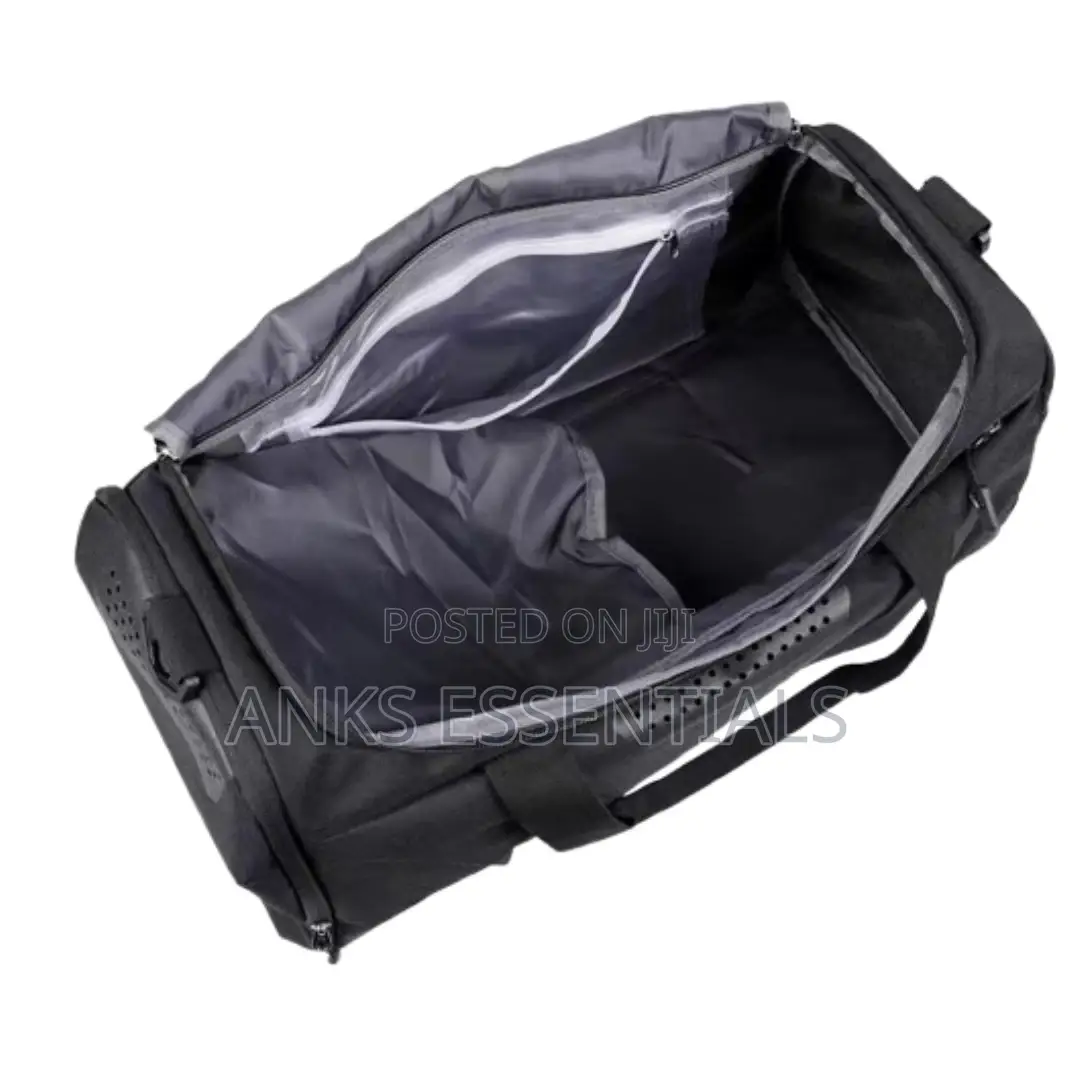 Large Capacity Gym Bag – For Men Women