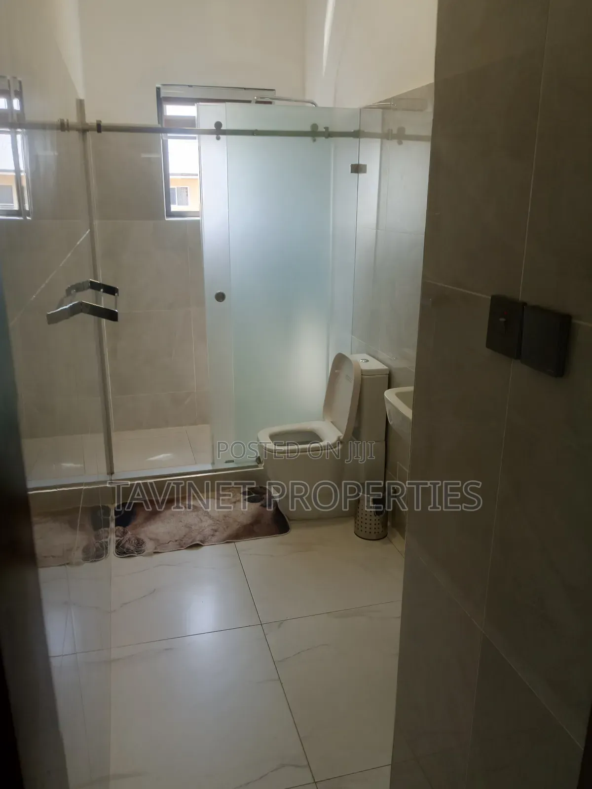 Executive Furnished Studio Apartment in Adjiriganor for Short Let