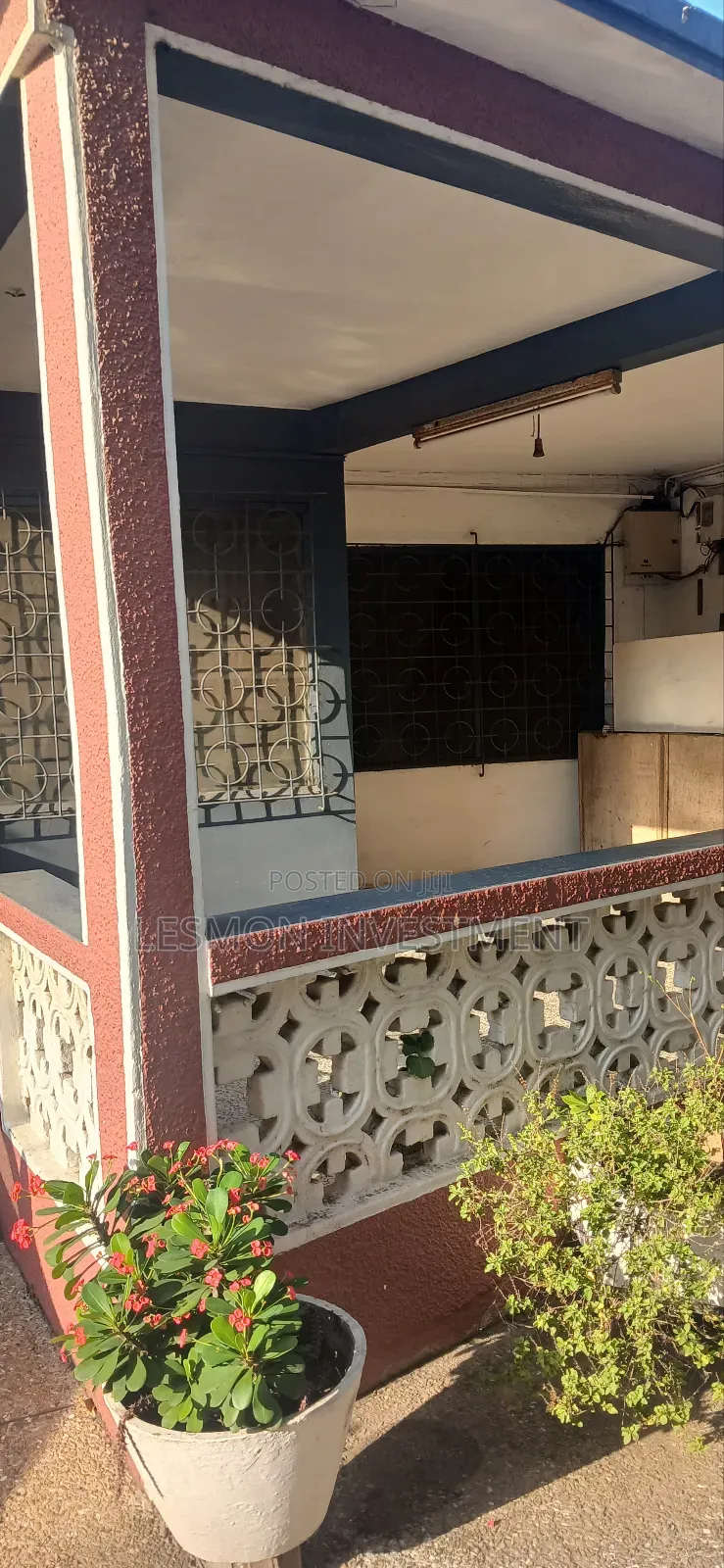 14 Bedrooms Commercial Property for Rent at Accra New Town