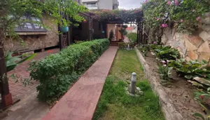5bdrm House in Dzorwulu for rent