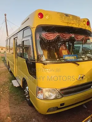 Hyundai County 2014 Yellow