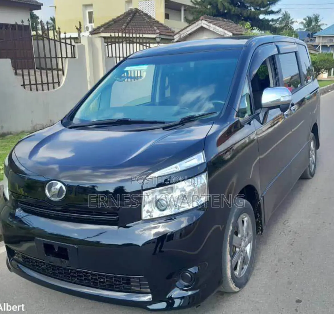 Toyota Voxy 2012 Black