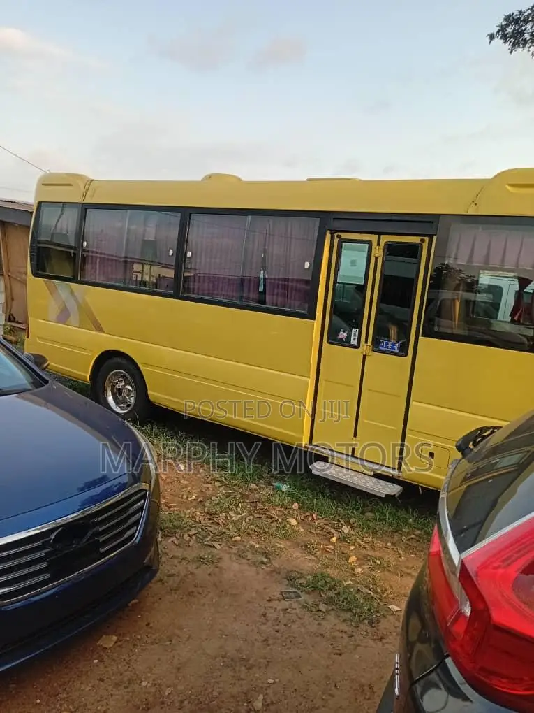 Hyundai County 2014 Yellow