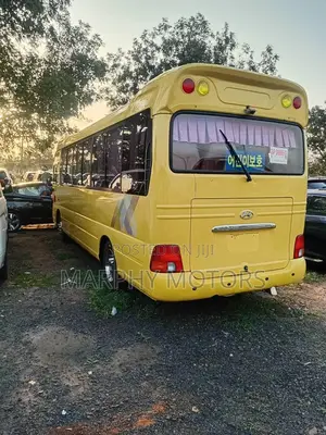 Hyundai County 2014 Yellow