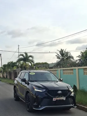 Toyota Highlander XSE 2021 Black