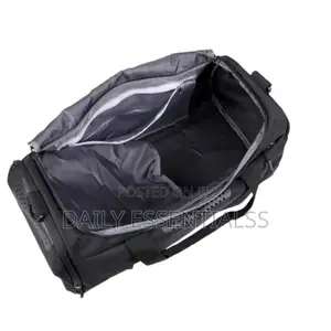 Premium Sports Duffel Bag – Waterproof Material