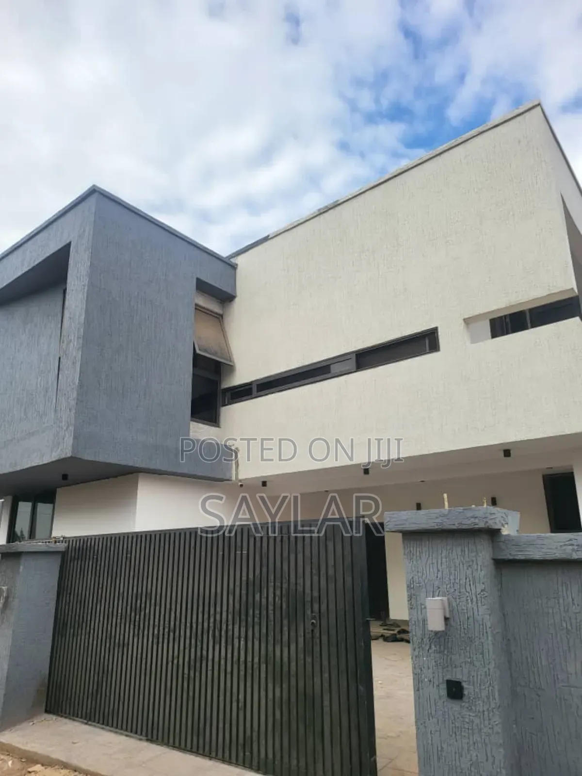 Furnished 4bdrm Duplex in Enjoy Estates, Tema Metropolitan for sale