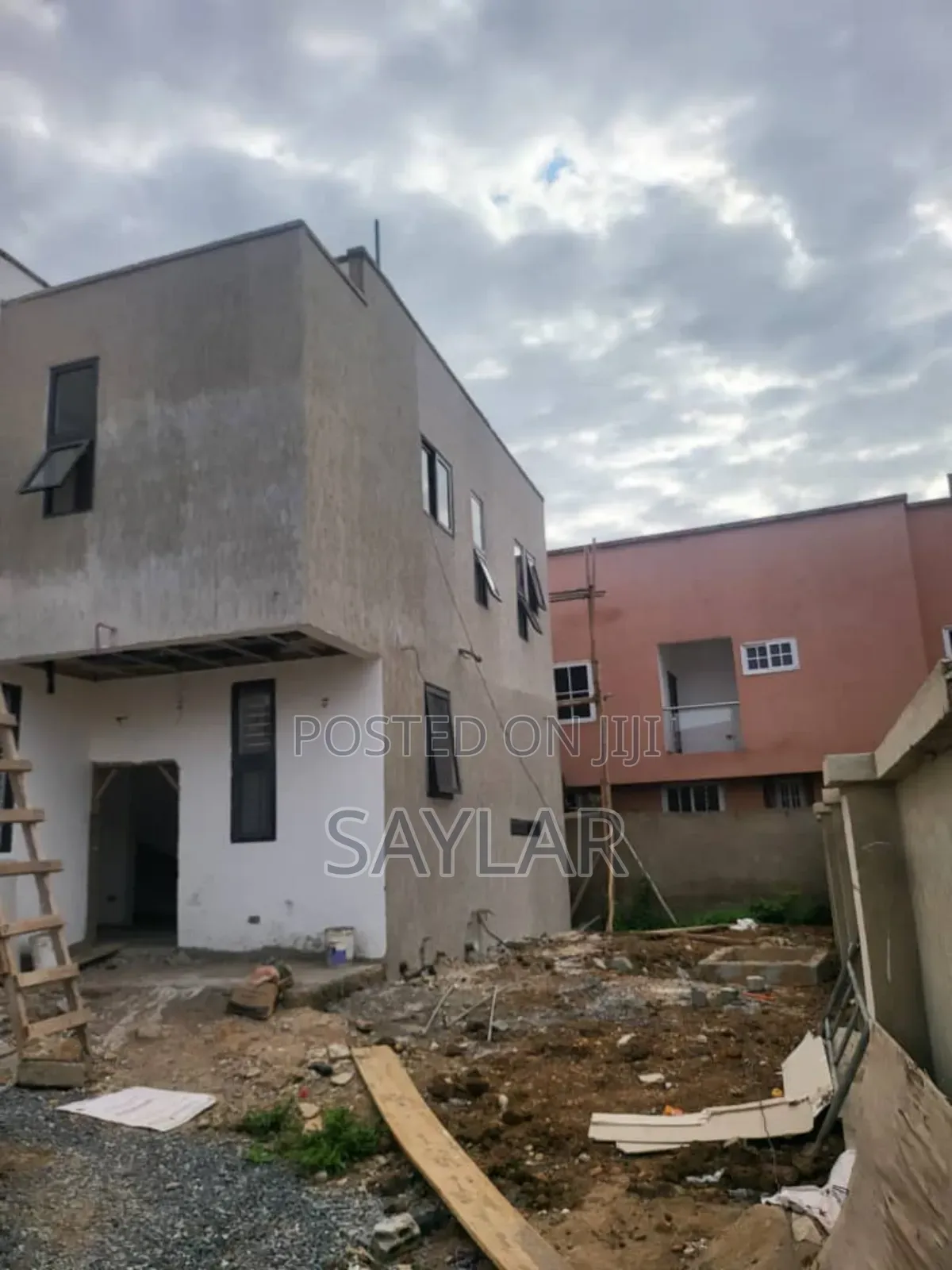 Furnished 4bdrm Duplex in Enjoy Estates, Tema Metropolitan for sale
