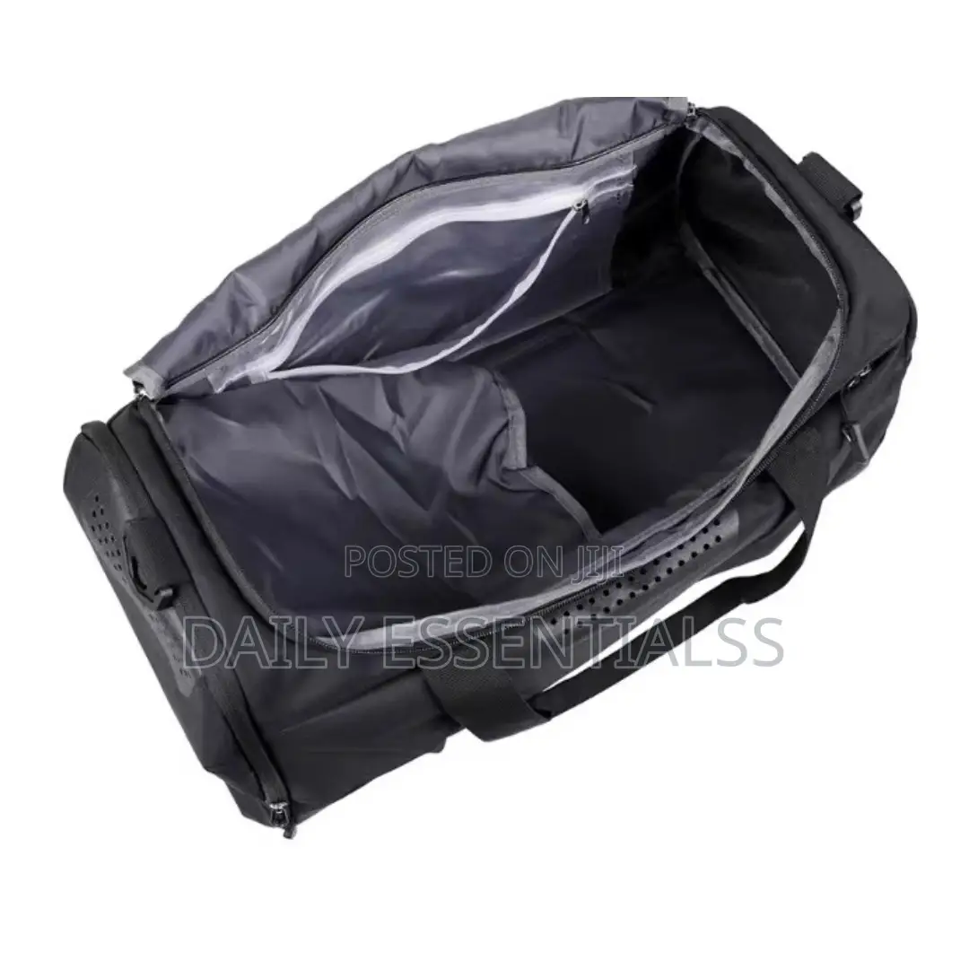 Compact Sports Bag – Perfect for Gym Outdoor Activities
