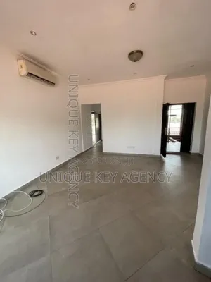 3bdrm Apartment in Unique Key Agency, Dzorwulu for rent