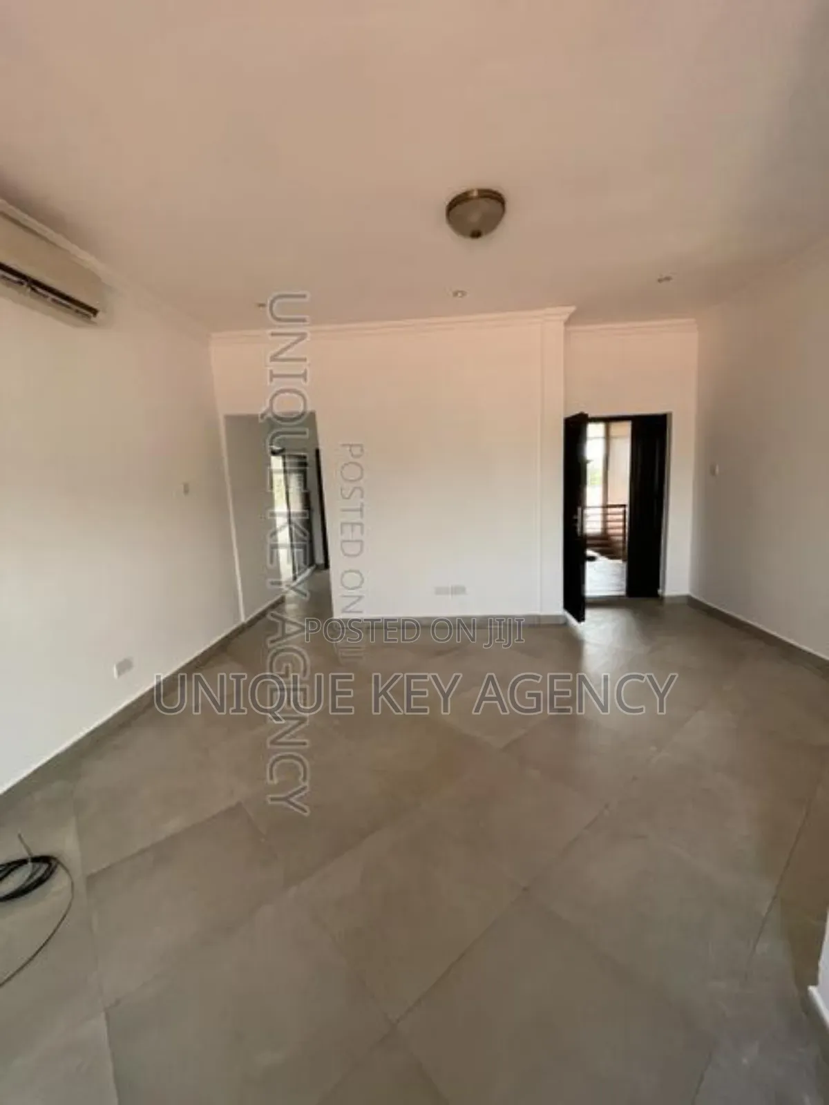 3bdrm Apartment in Unique Key Agency, Dzorwulu for rent