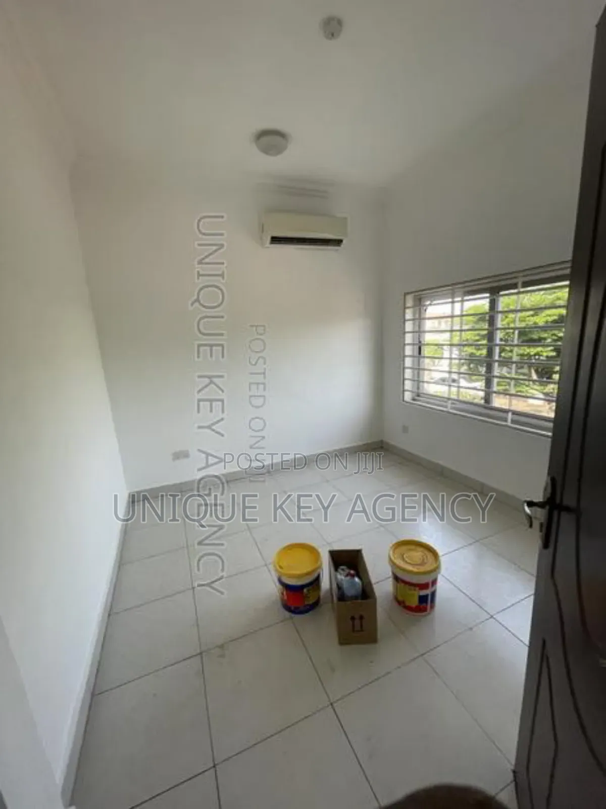 3bdrm Apartment in Unique Key Agency, Dzorwulu for rent
