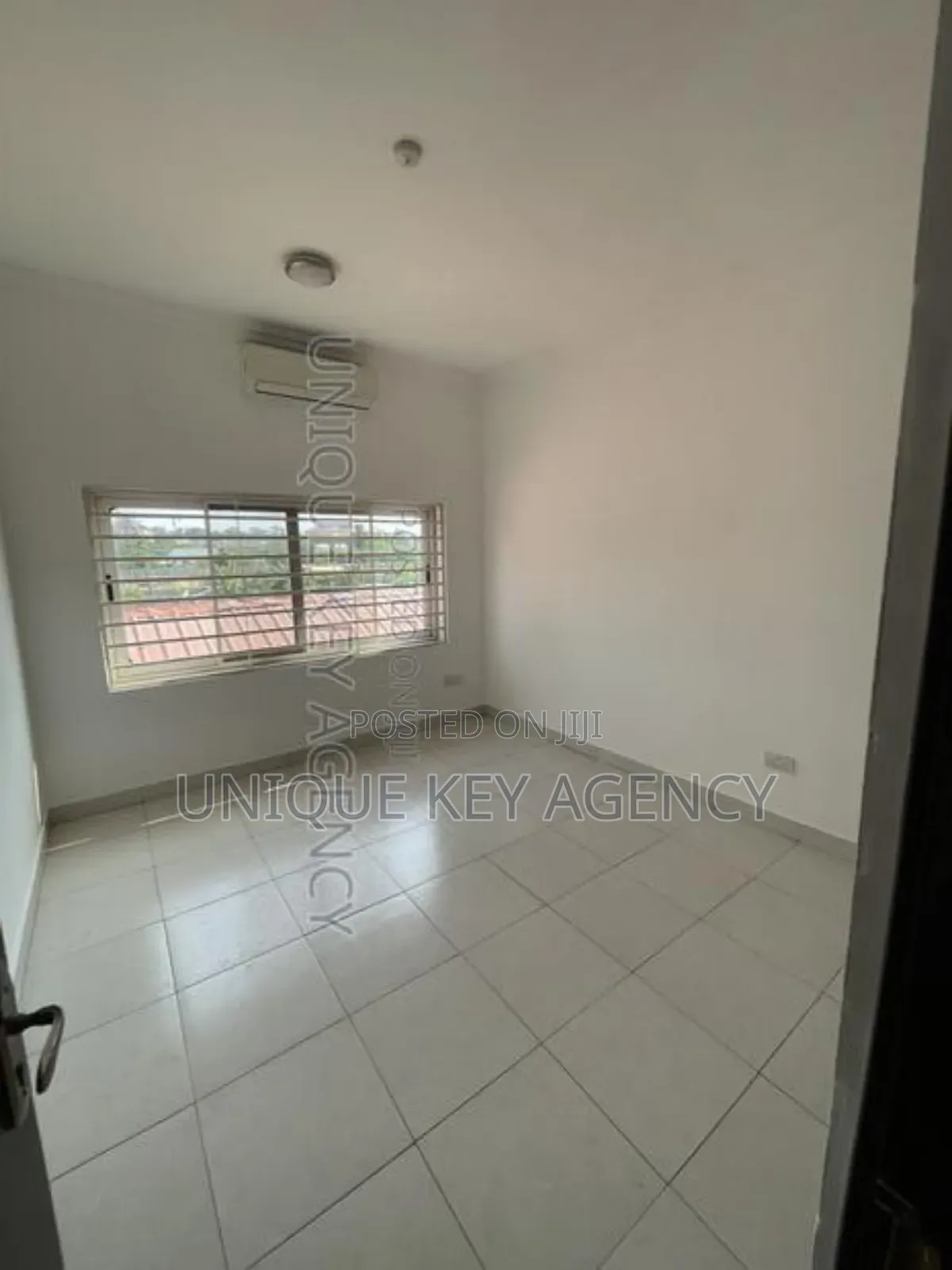 3bdrm Apartment in Unique Key Agency, Dzorwulu for rent
