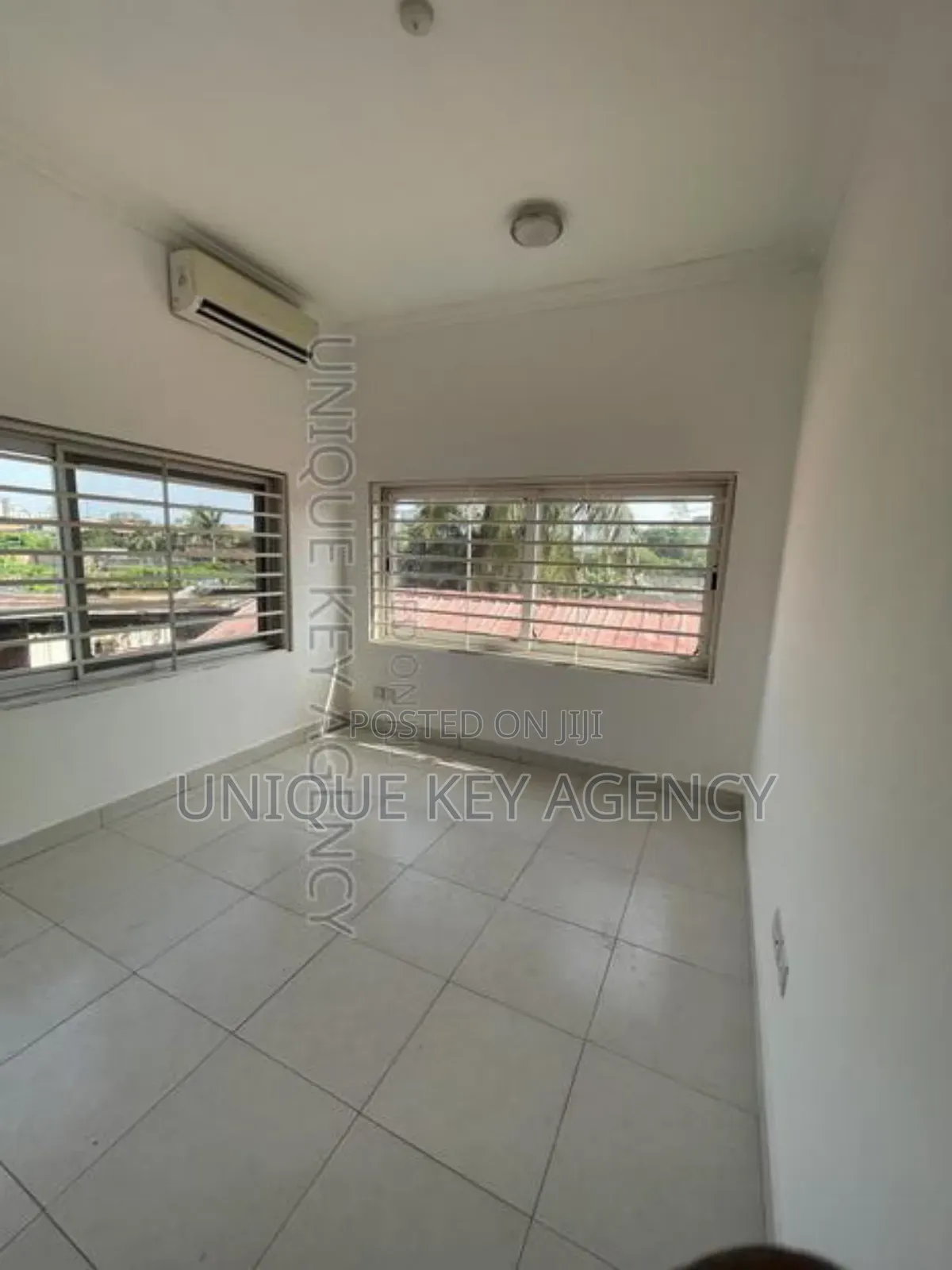 3bdrm Apartment in Unique Key Agency, Dzorwulu for rent