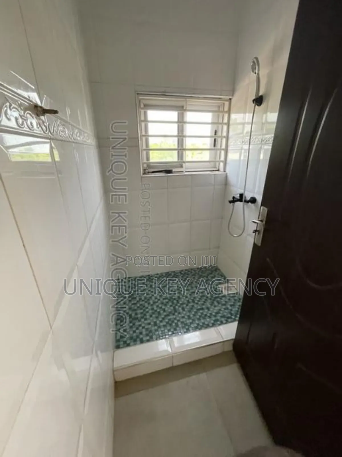 3bdrm Apartment in Unique Key Agency, Dzorwulu for rent