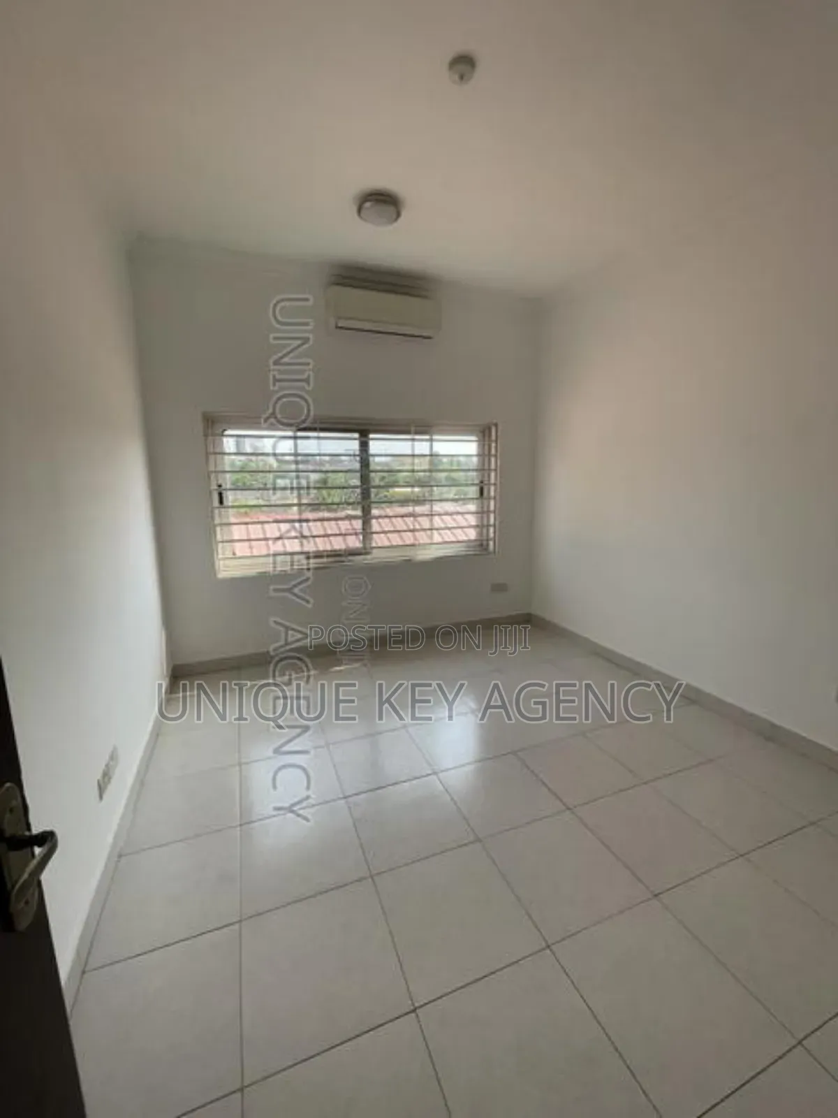3bdrm Apartment in Unique Key Agency, Dzorwulu for rent