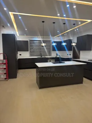 3bdrm House in Sakumono, Baatsona Total for sale