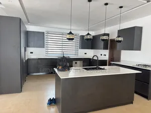 3bdrm House in Sakumono, Baatsona Total for sale