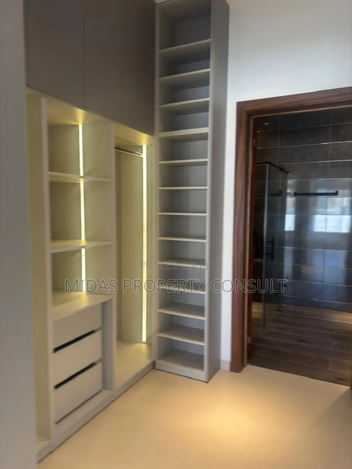 3bdrm House in Sakumono, Baatsona Total for sale