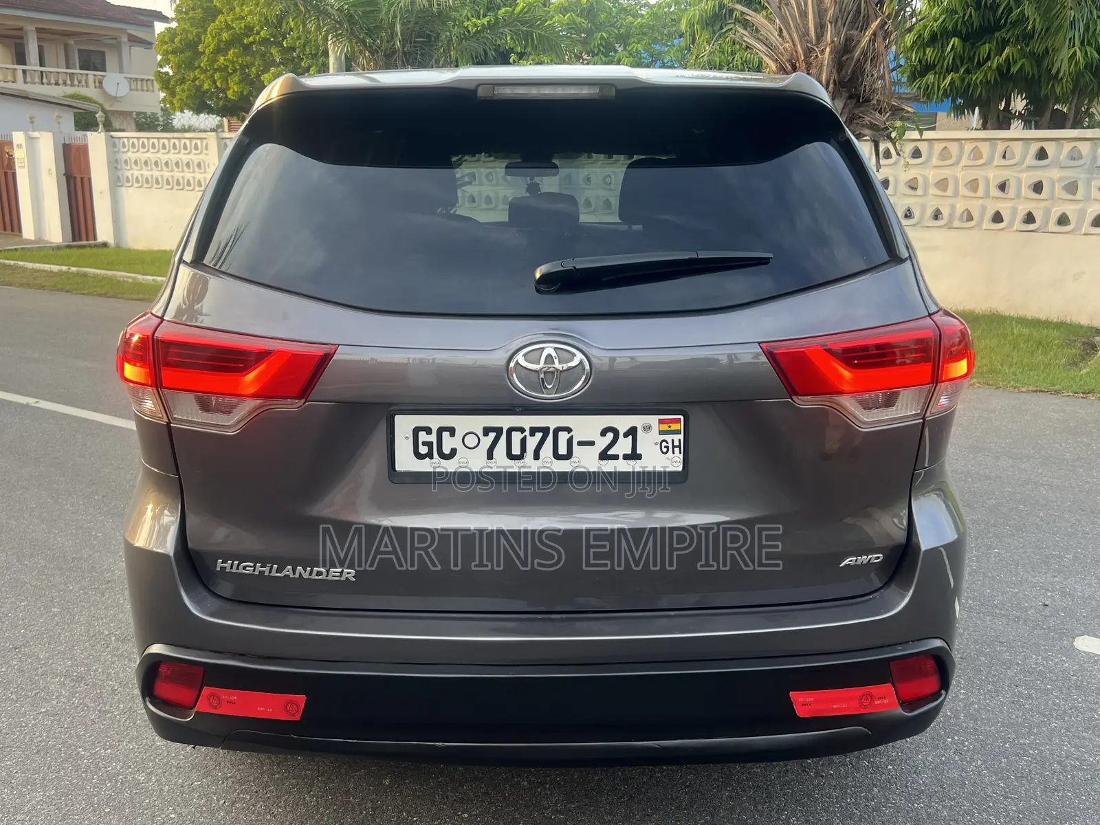 Toyota Highlander LE 4x4 V6 (3.5L 6cyl 8A) 2018 Brown