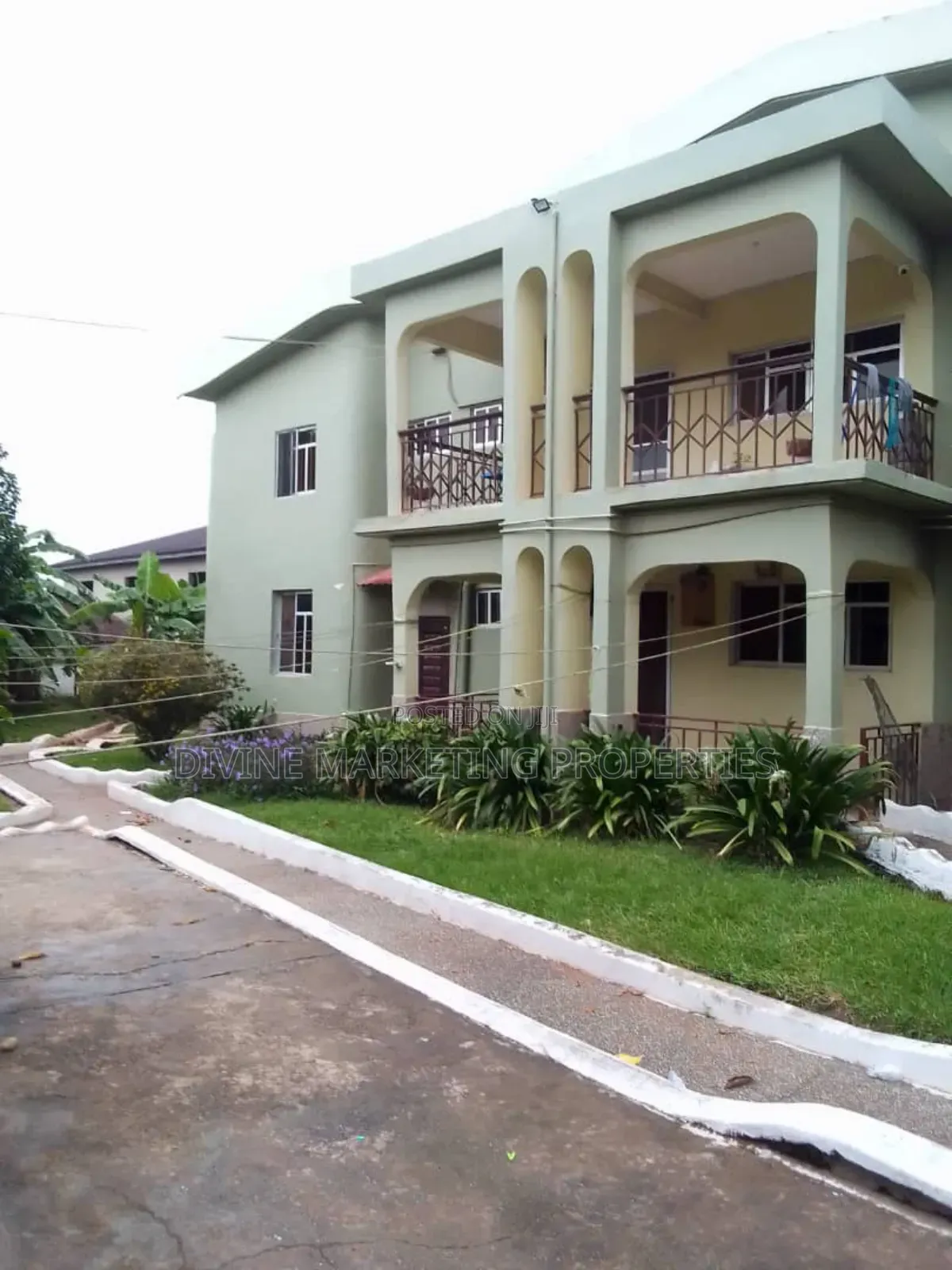 16bdrm House in Seven Days Area, Ofankor for sale
