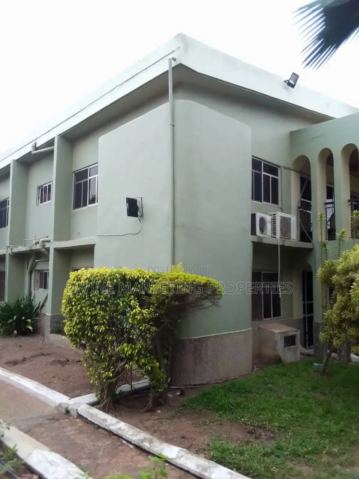 16bdrm House in Seven Days Area, Ofankor for sale