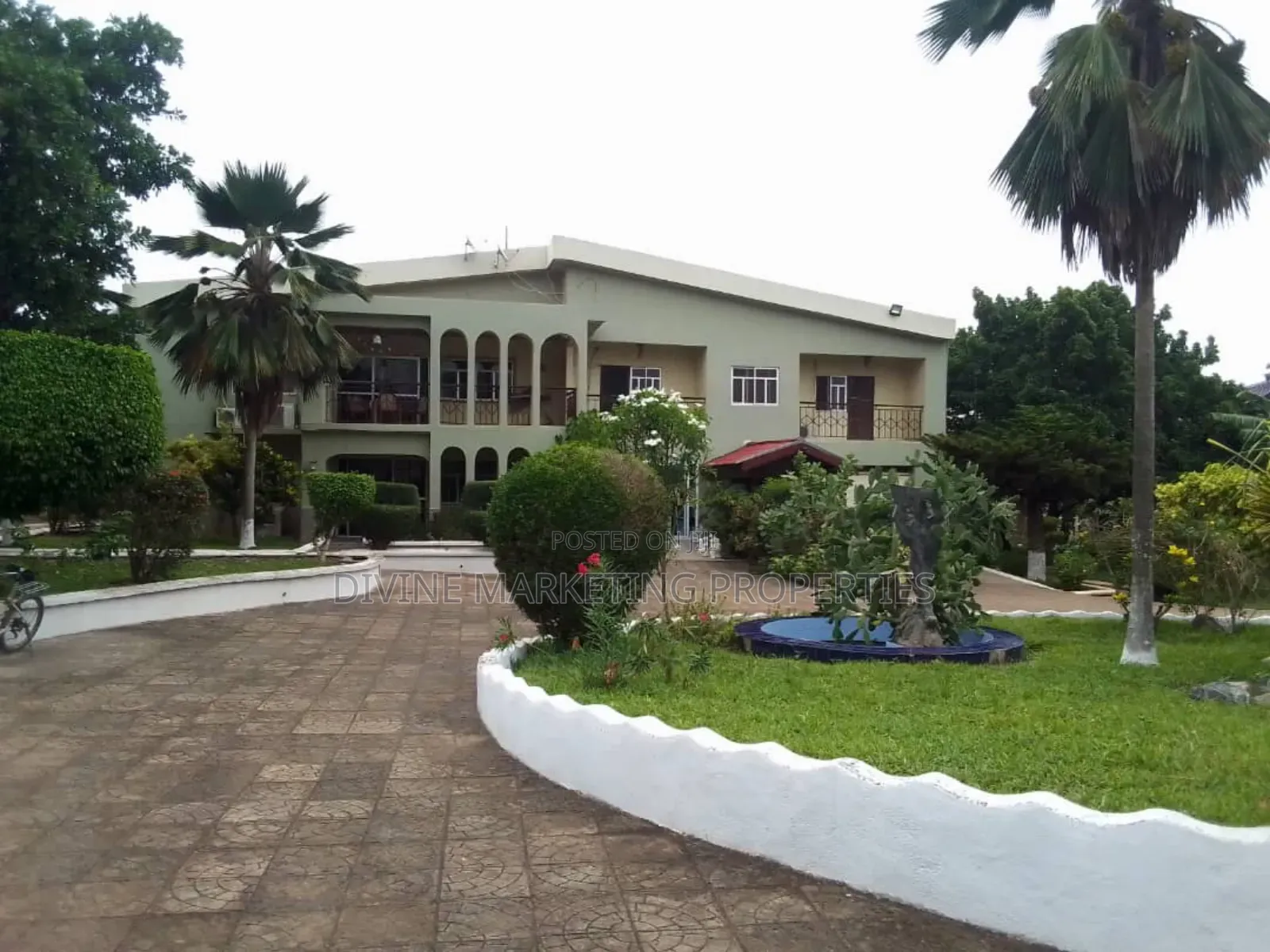 16bdrm House in Seven Days Area, Ofankor for sale