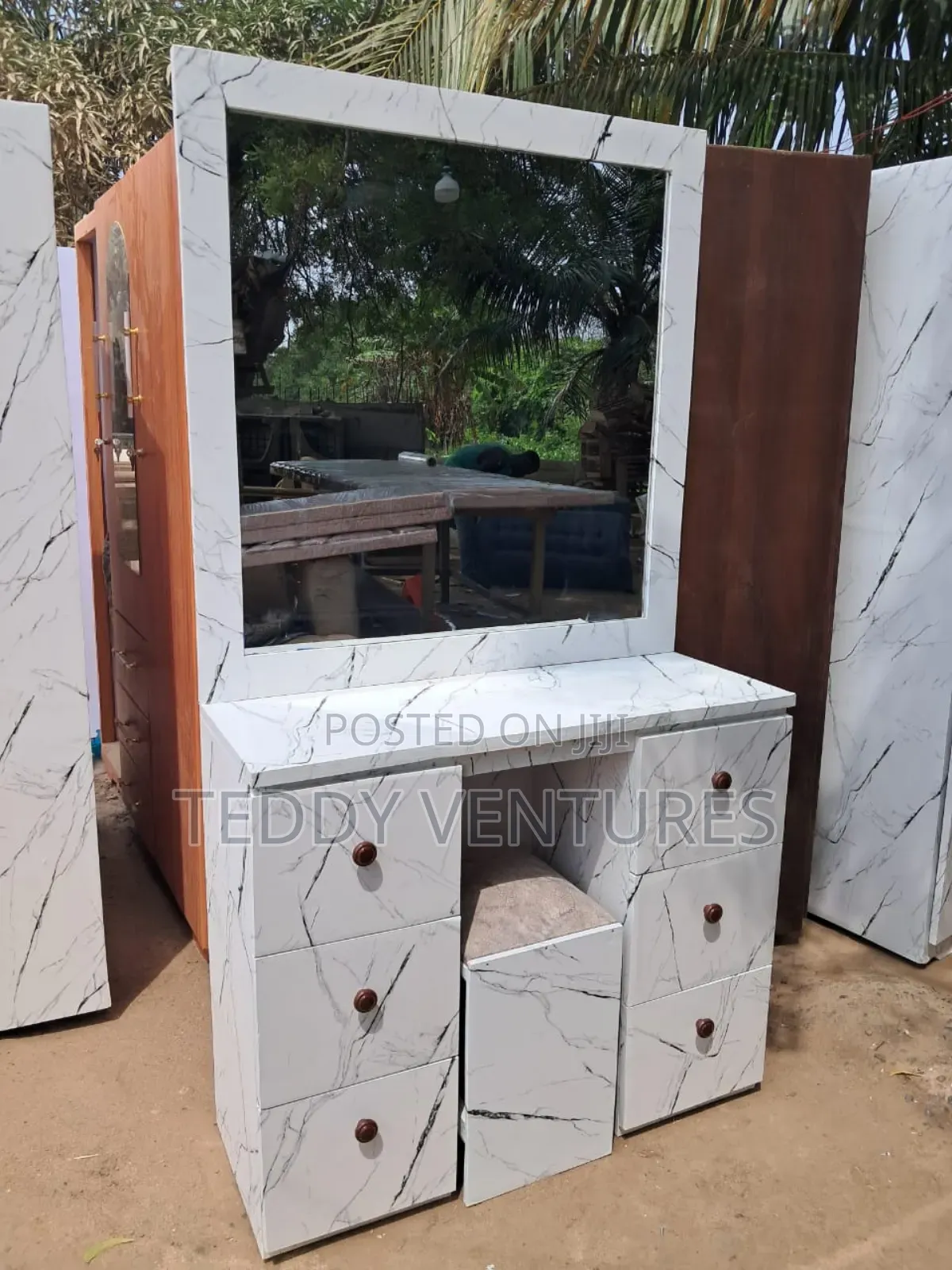 Quality Dresser( Payment After Delivery)