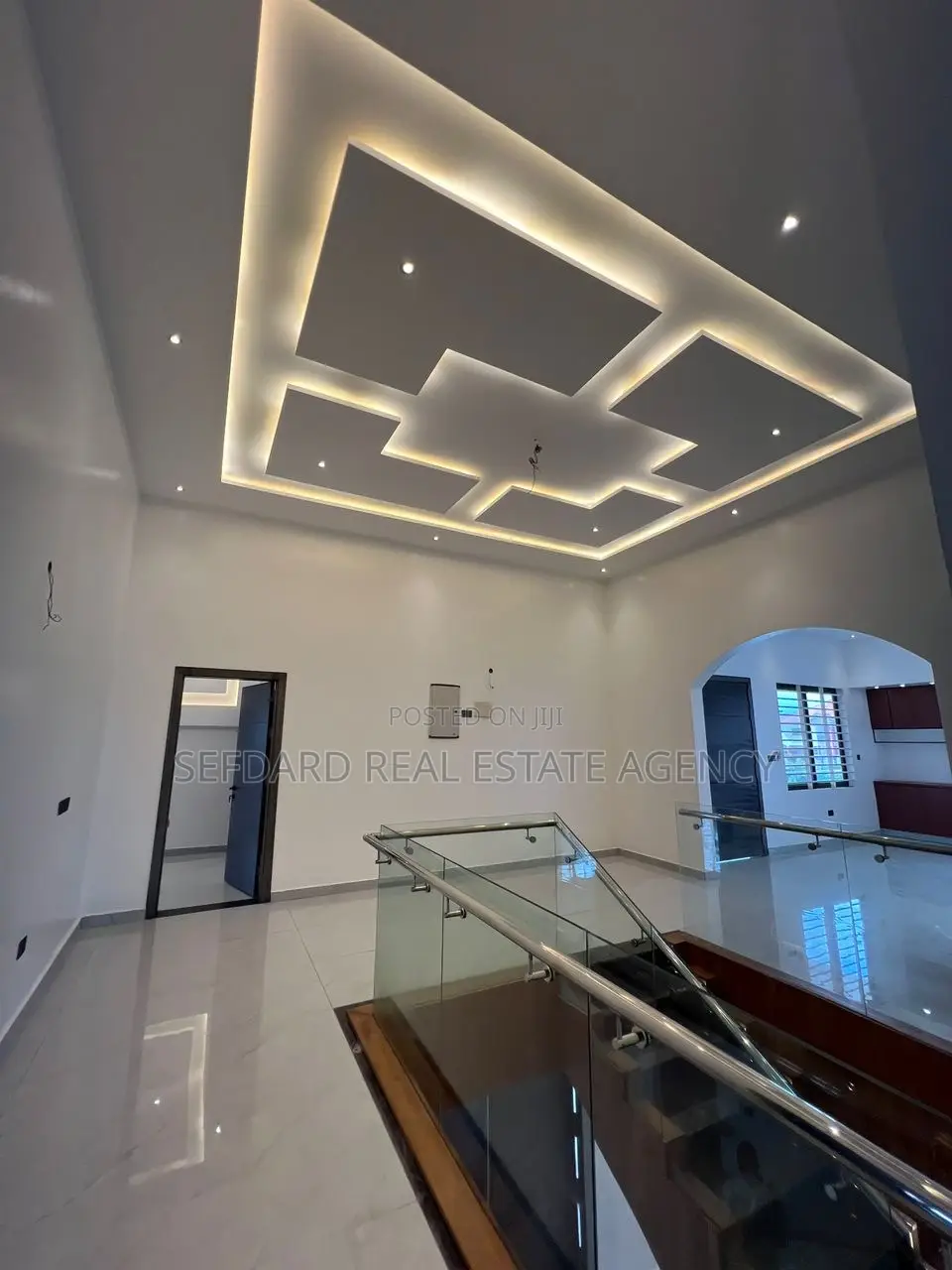 5bdrm Mansion in East Legon for sale