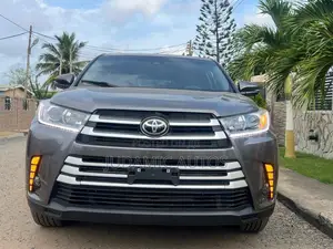 Toyota Highlander LE 2019