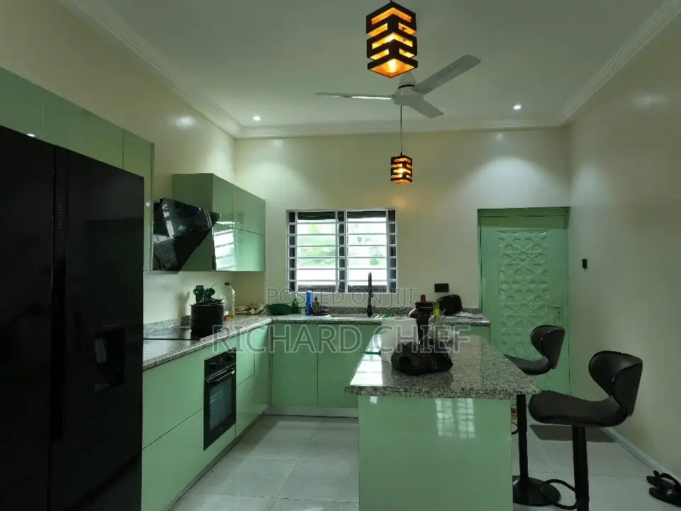 4bdrm House in Pokuase for sale