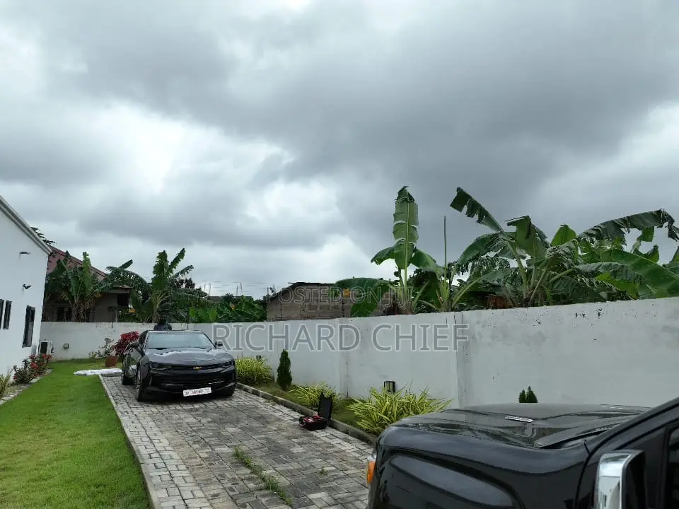 4bdrm House in Pokuase for sale