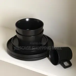 16-Piece Set of Black Stoneware Dinnerware